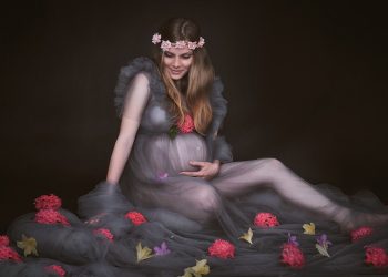 woman 3960481 960 720 Reclaiming Your Strength: The Journey to Postpartum Recovery