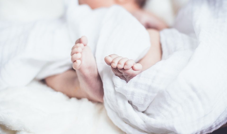 Master the Art of Baby Swaddling: Expert Techniques for Safe and Soothing Sleep