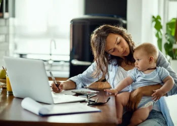 Expanding Rights: The Impact of Maternity Leave on Working Mothers